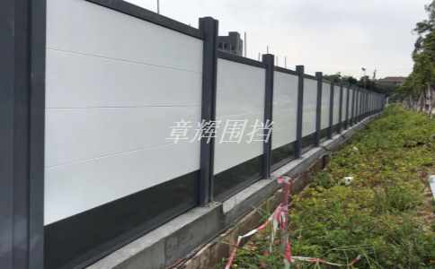 簡易圍擋在工業(yè)生產(chǎn)中的作用如何發(fā)揮？（工業(yè)生產(chǎn)中簡易圍擋的應(yīng)用案例介紹）