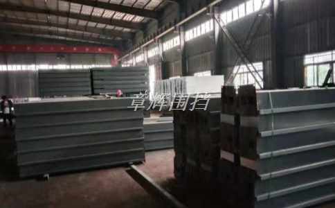 如何通過簡易圍擋來規(guī)范建筑工地周邊交通秩序？（建筑工地中簡易圍擋的交通管理作用）