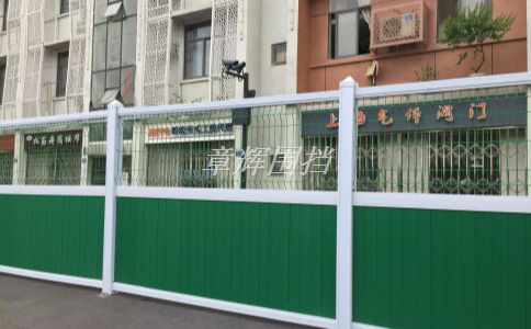 簡(jiǎn)易圍擋的高度是多少？